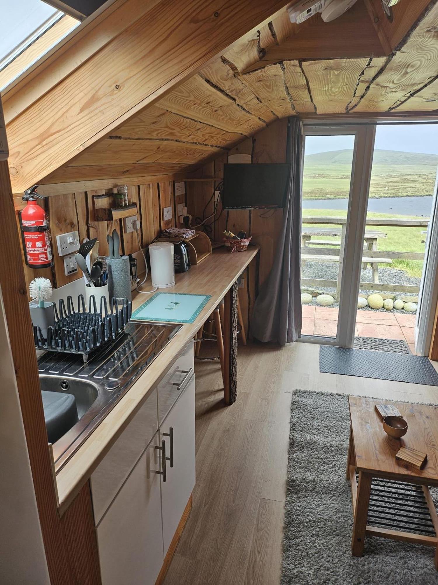 North Uist Lodges Tigharry Room photo