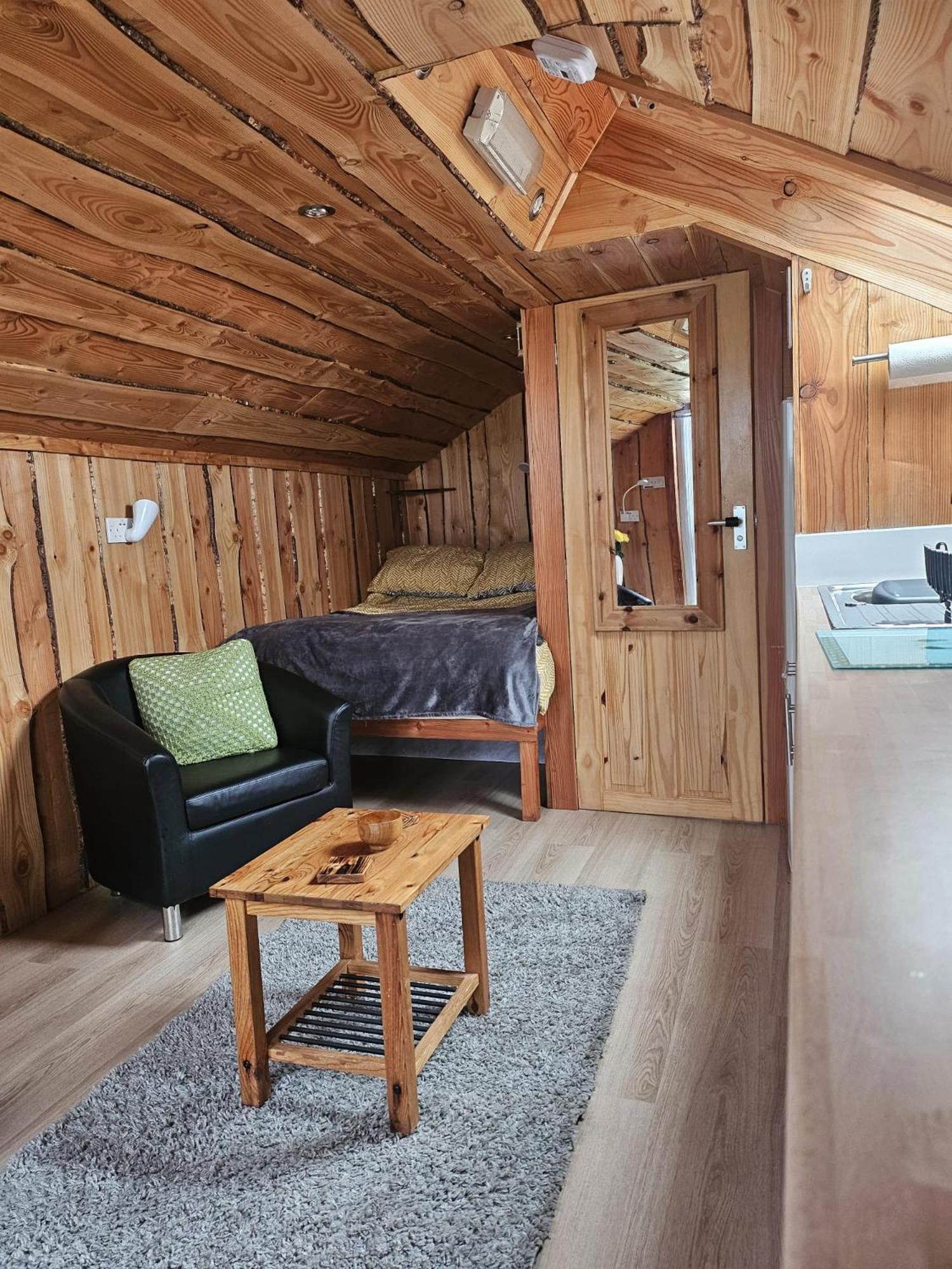 North Uist Lodges Tigharry Room photo