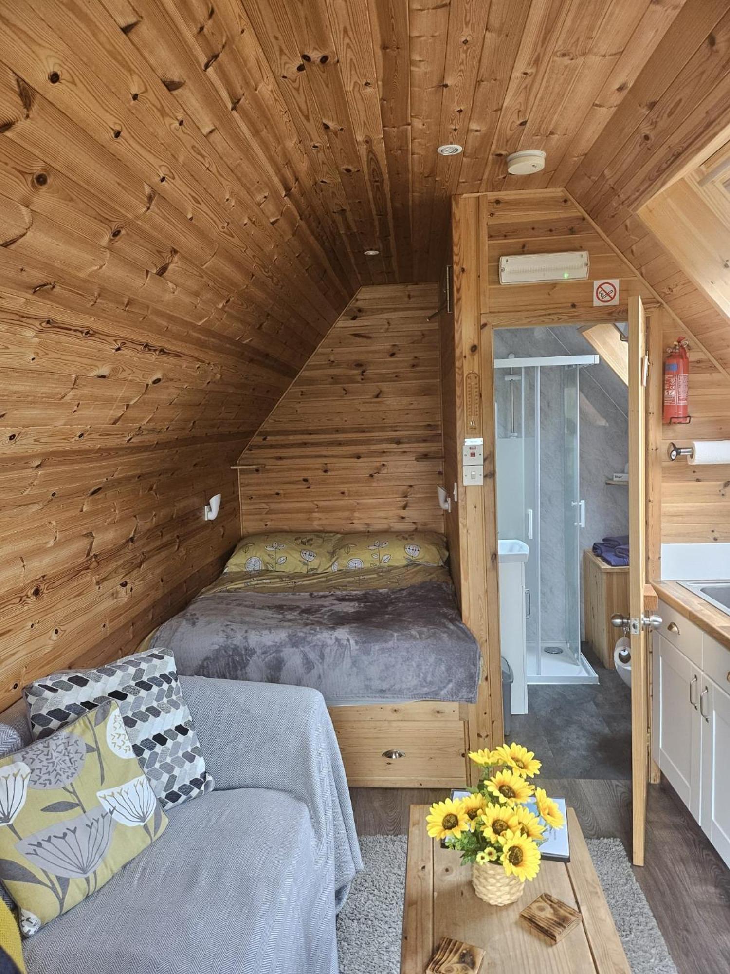 North Uist Lodges Tigharry Room photo